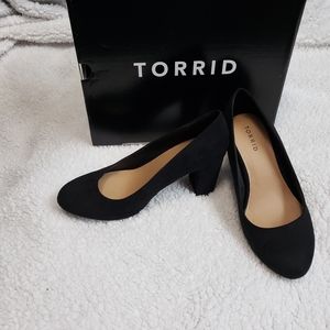 
Black Faux Suede Pump (Wide Width)